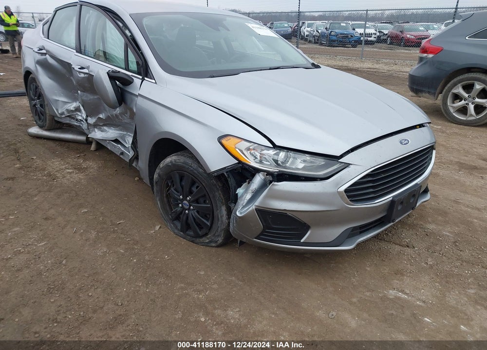 2020 FORD FUSION VIN: 3FA6P0G76LR108495