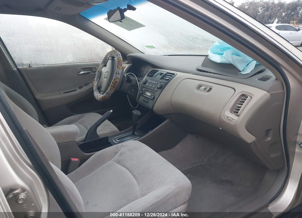 2001 HONDA ACCORD 2.3 LX VIN: JHMCG66591C002665