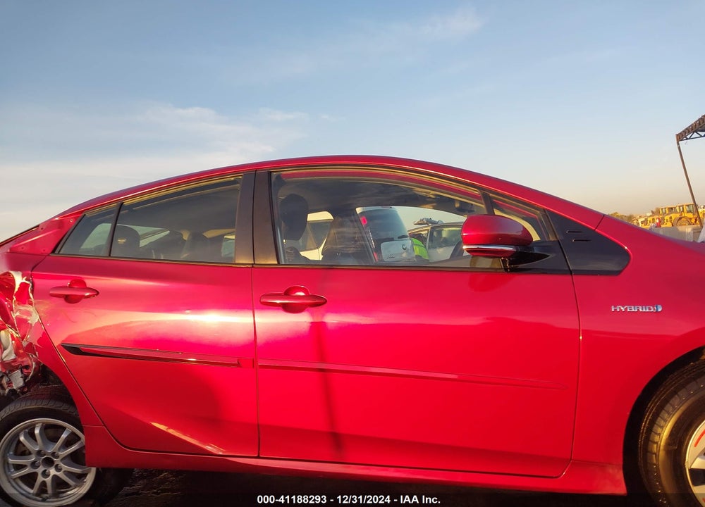 2018 TOYOTA PRIUS VIN: JTDKARFU8J3546212