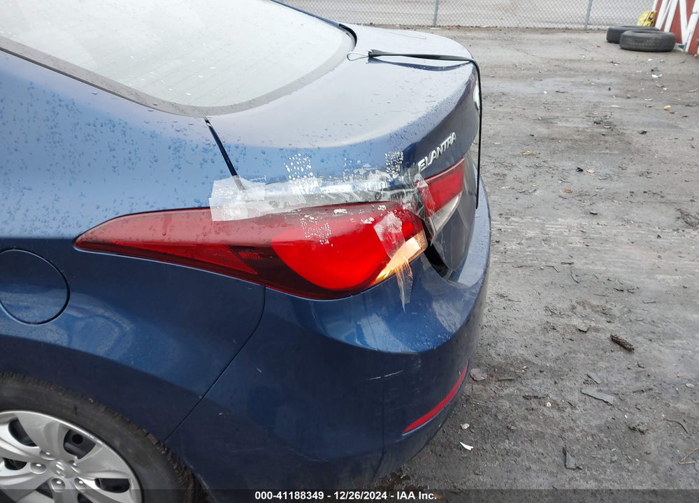 2016 HYUNDAI ELANTRA VIN: 5NPDH4AE0GH785905