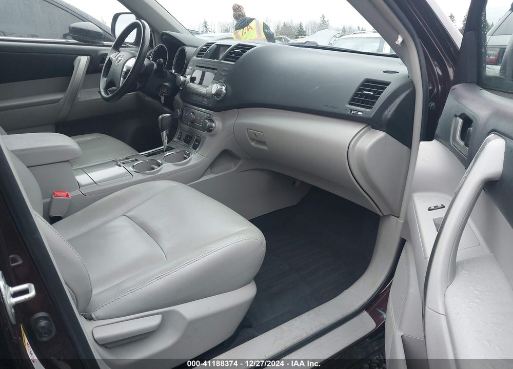 2011 TOYOTA HIGHLANDER SE V6 VIN: 5TDBK3EH7BS041552