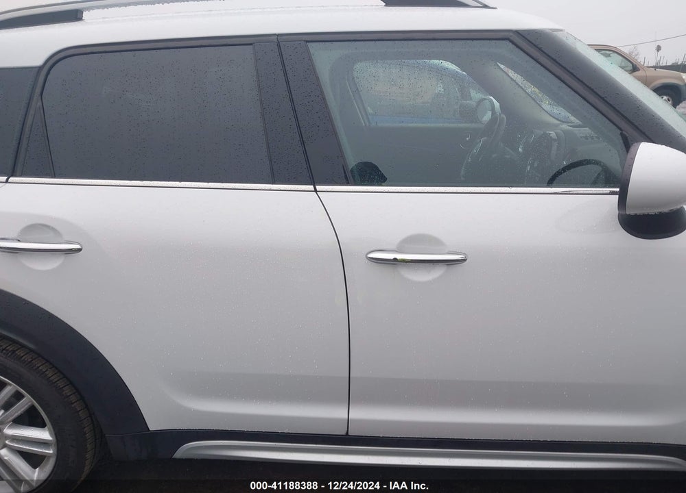 2018 MINI COUNTRYMAN COOPER S VIN: WMZYT3C36J3D99534