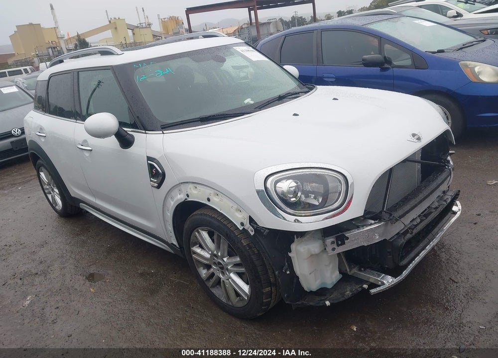 2018 MINI COUNTRYMAN COOPER S VIN: WMZYT3C36J3D99534