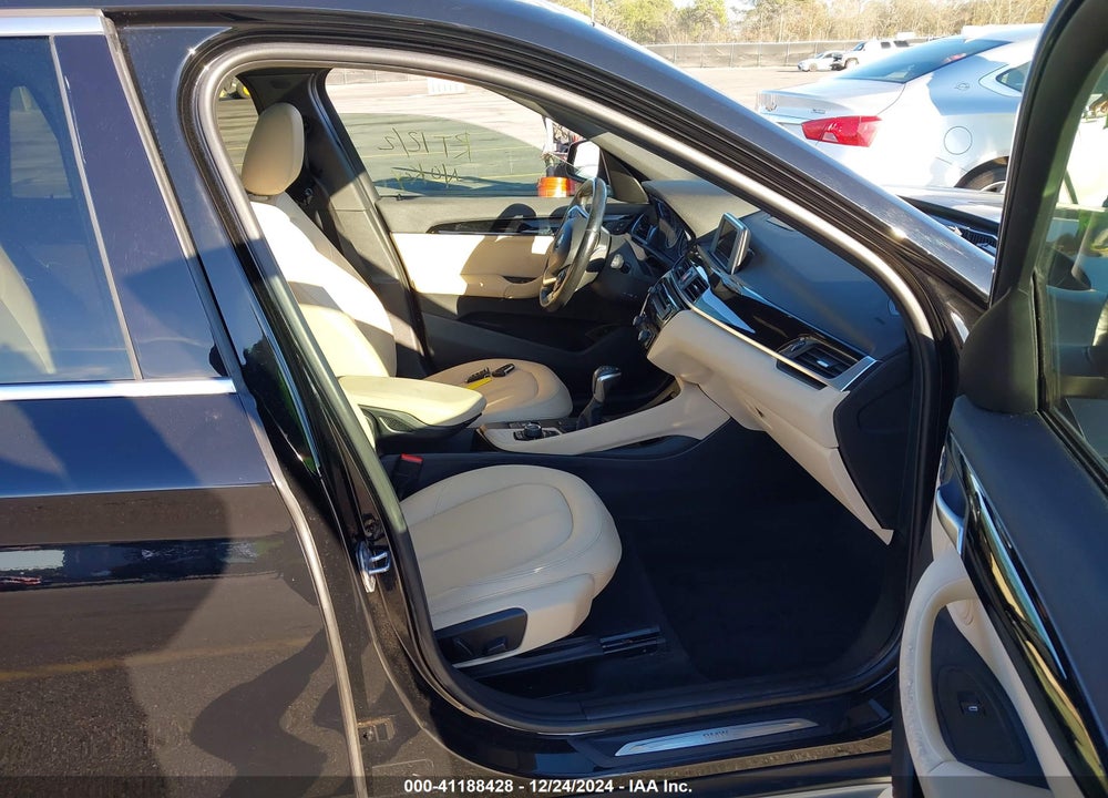 2017 BMW X1 SDRIVE28I VIN: WBXHU7C30H5H34910