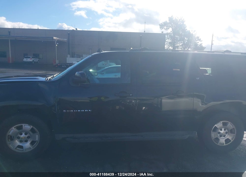 2011 CHEVROLET SUBURBAN 1500 LT1 VIN: 1GNSCJE05BR210128