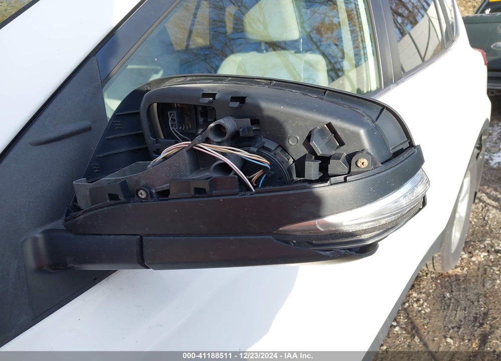 2014 TOYOTA RAV4 XLE VIN: JTMRFREV6ED090463