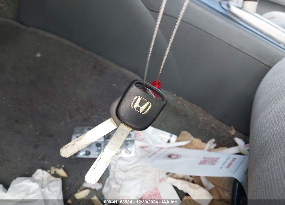 2003 HONDA CIVIC LX VIN: 1HGES165X3L037201