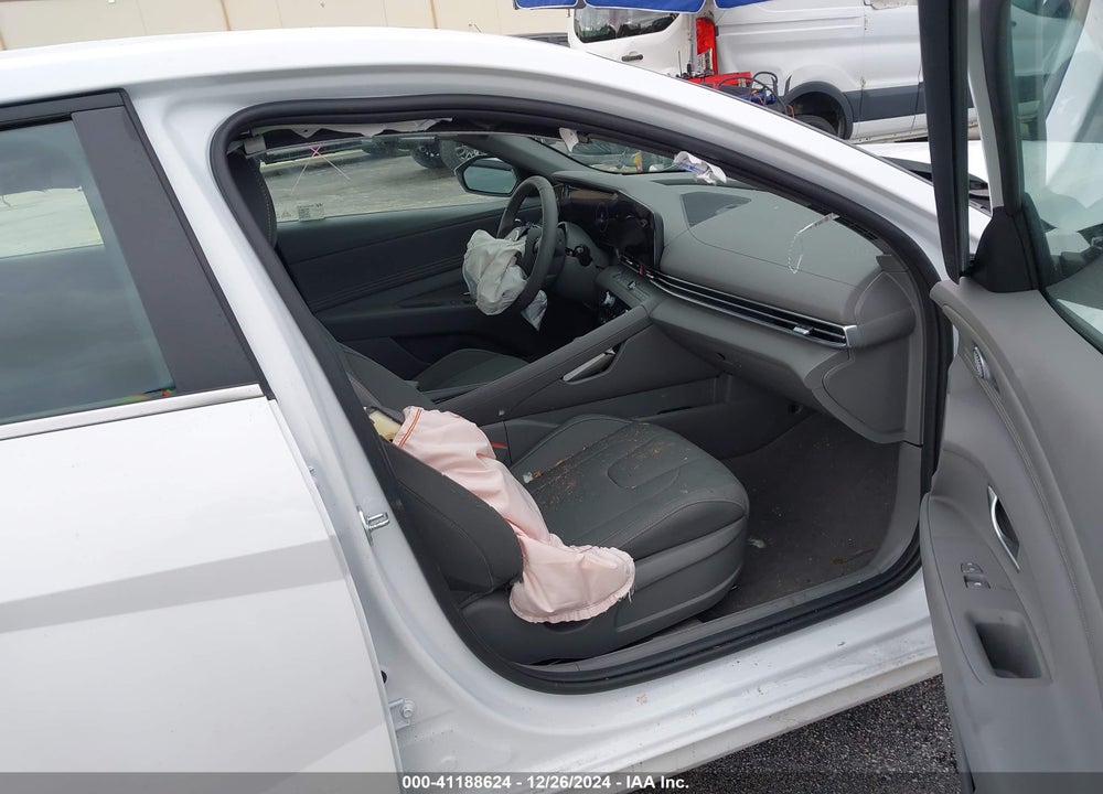 2025 HYUNDAI ELANTRA VIN: KMHLS4DG6SU905131