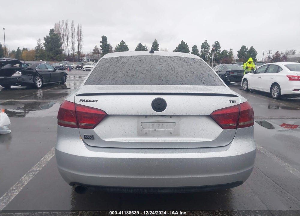 2015 VOLKSWAGEN PASSAT VIN: 1VWAT7A37FC088966