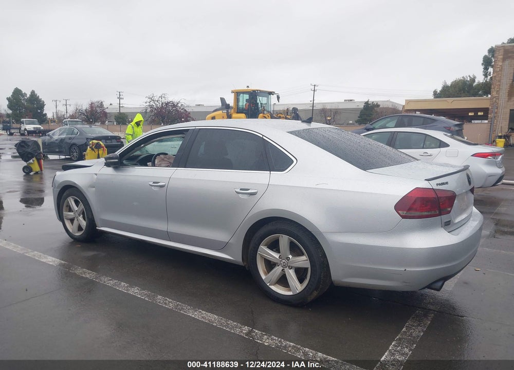 2015 VOLKSWAGEN PASSAT VIN: 1VWAT7A37FC088966