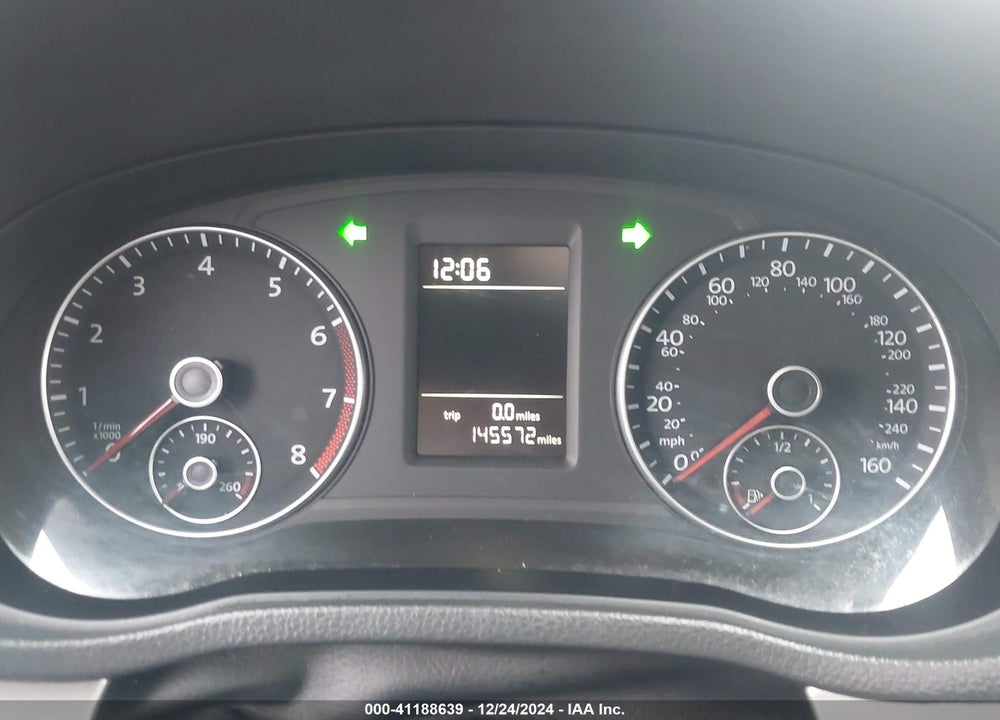 2015 VOLKSWAGEN PASSAT VIN: 1VWAT7A37FC088966