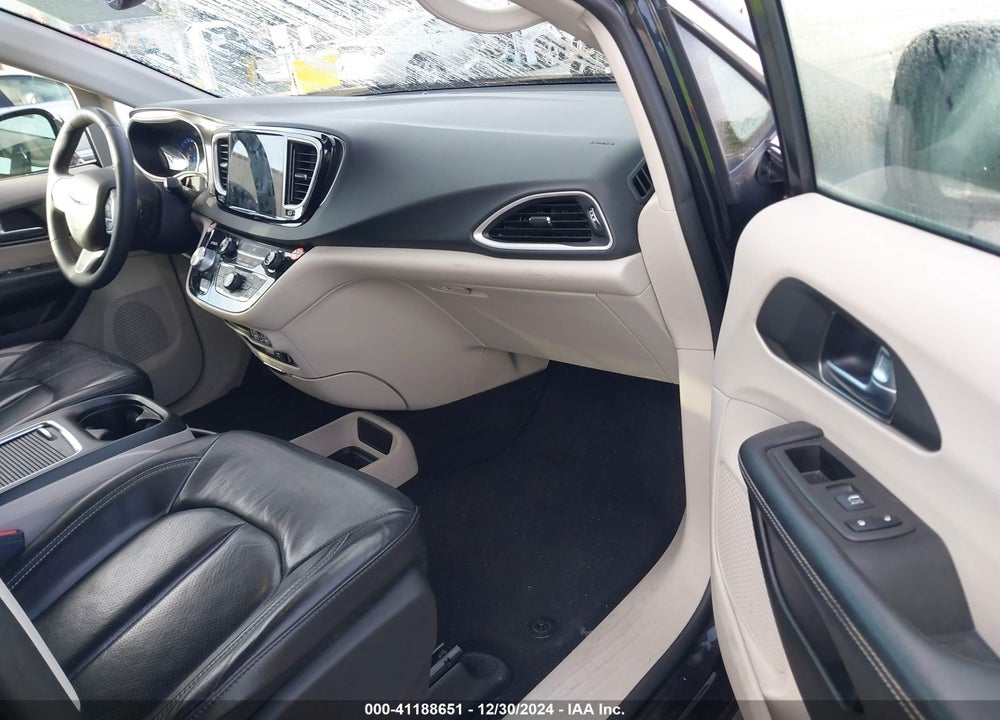 2022 CHRYSLER PACIFICA TOURING L VIN: 2C4RC1BG3NR195300