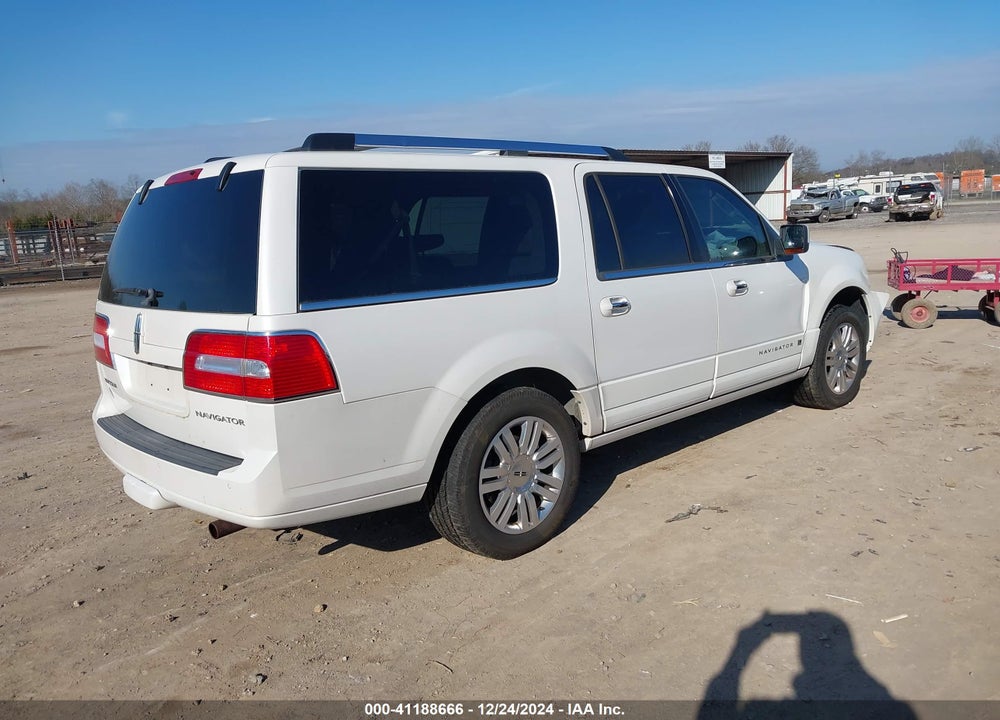 2014 LINCOLN NAVIGATOR L VIN: 5LMJJ3H58EEL04408