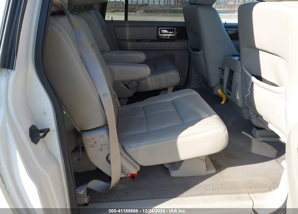 2014 LINCOLN NAVIGATOR L VIN: 5LMJJ3H58EEL04408