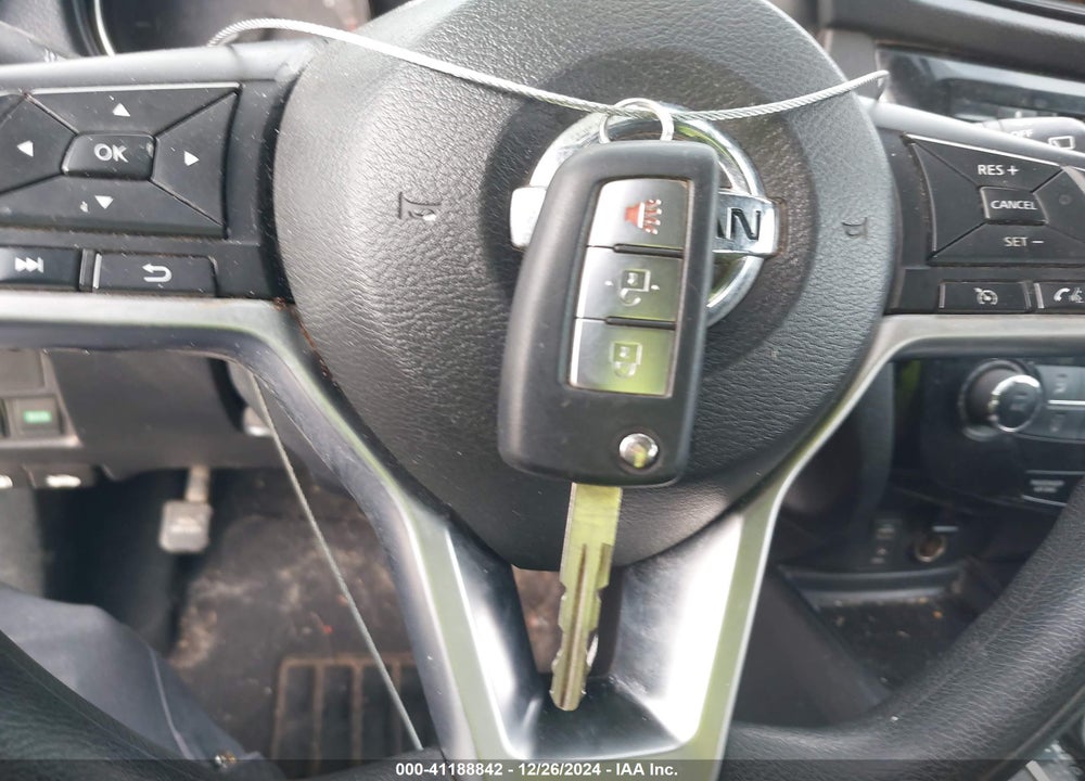 2017 NISSAN ROGUE S VIN: KNMAT2MV9HP510556