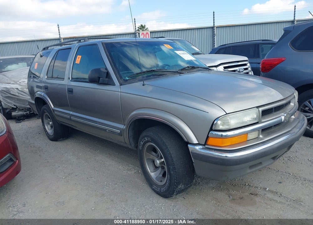 2001 CHEVROLET BLAZER LT VIN: 1GNCS13W312125925