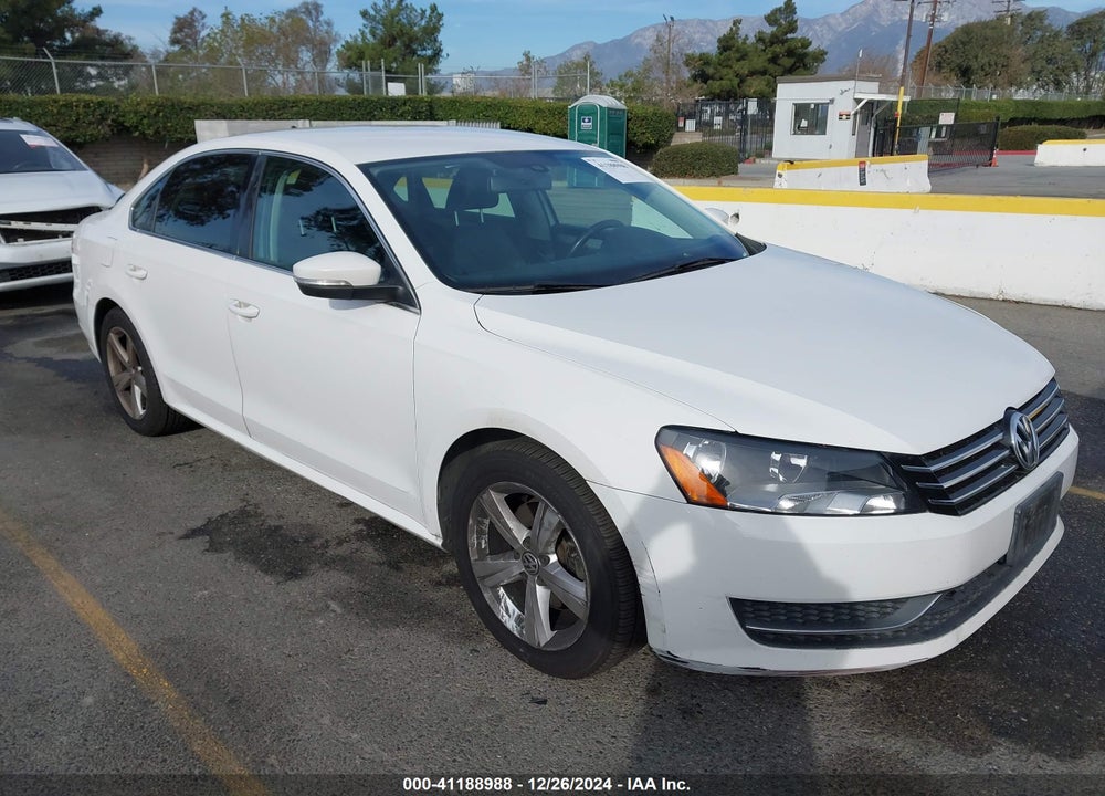 2013 VOLKSWAGEN PASSAT 2.5L SE VIN: 1VWBP7A36DC044401