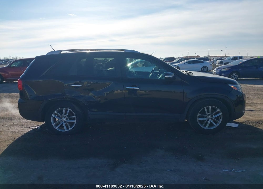 2015 KIA SORENTO LX VIN: 5XYKT3A67FG570066
