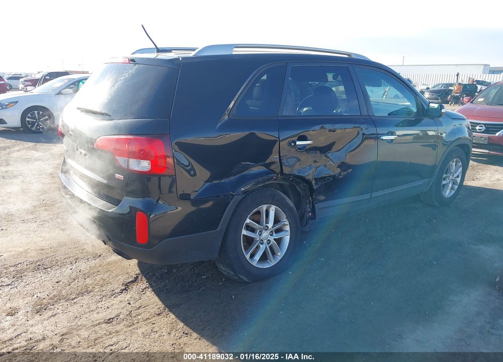 2015 KIA SORENTO LX VIN: 5XYKT3A67FG570066