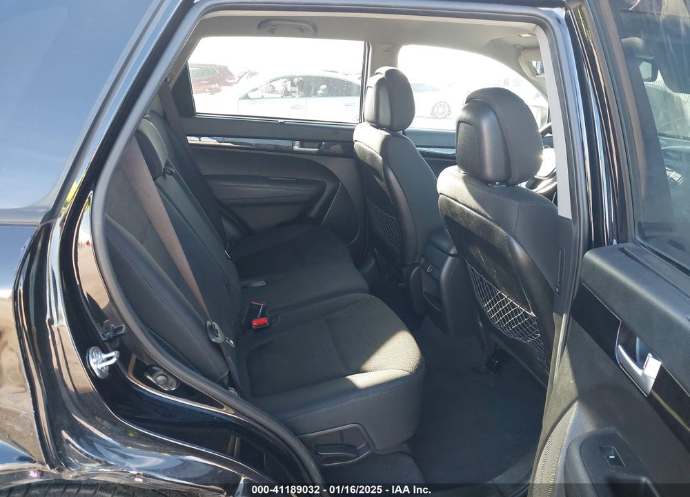 2015 KIA SORENTO LX VIN: 5XYKT3A67FG570066