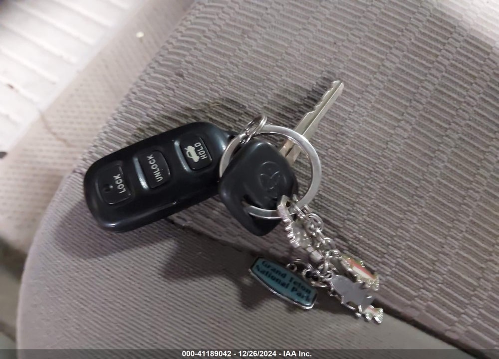 2006 TOYOTA CAMRY VIN: 4T1BE30K56U137042