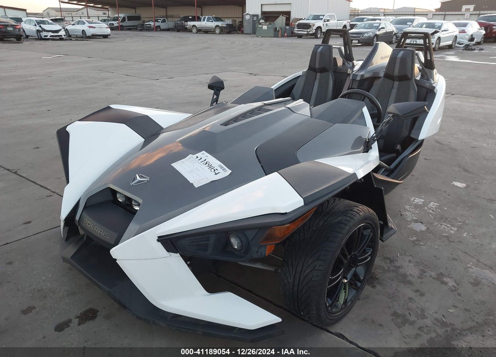2016 POLARIS SLINGSHOT VIN: 57XAASFA0G5112038