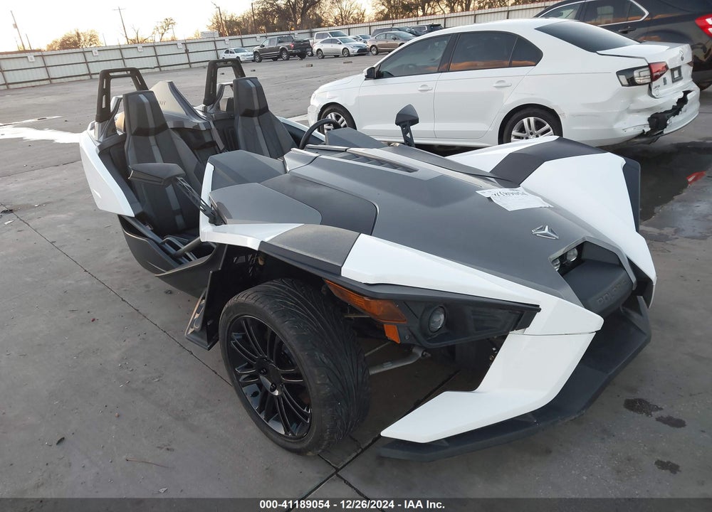 2016 POLARIS SLINGSHOT VIN: 57XAASFA0G5112038