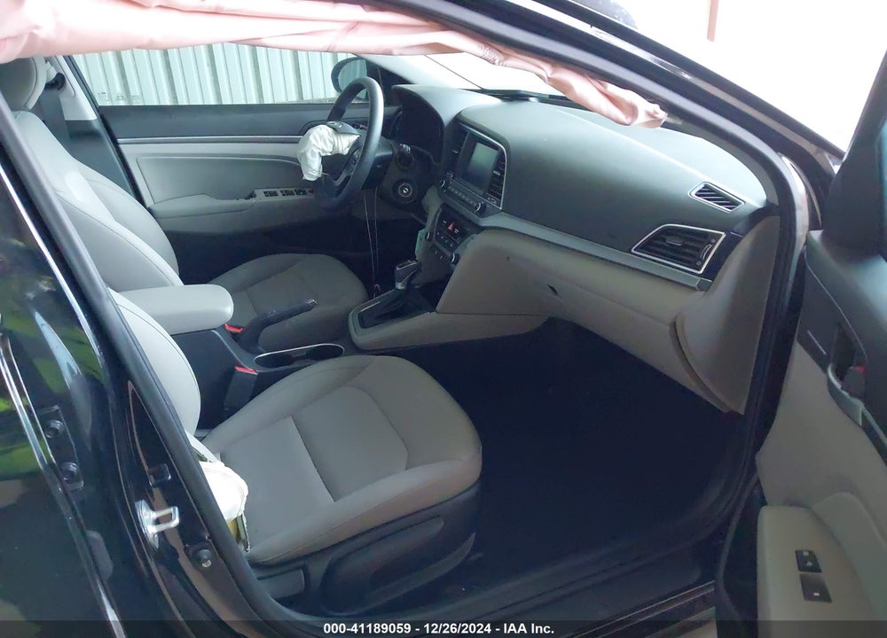 2018 HYUNDAI ELANTRA VIN: KMHD84LF2JU613745