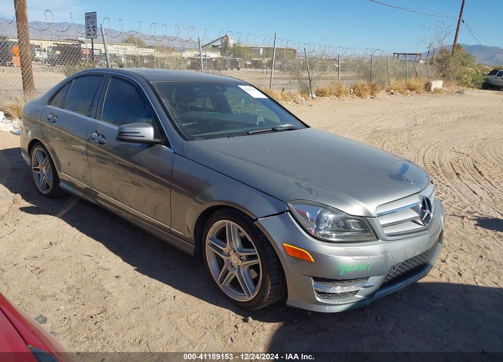 2013 MERCEDES-BENZ C 250 LUXURY/SPORT VIN: WDDGF4HB0DR256088
