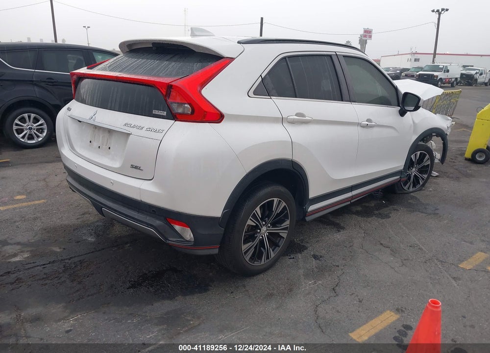 2018 MITSUBISHI ECLIPSE CROSS SEL VIN: JA4AT5AA8JZ061331
