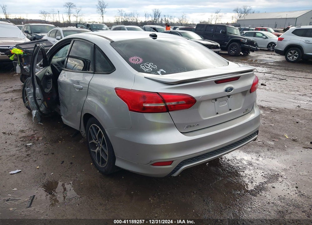 2015 FORD FOCUS SE VIN: 1FADP3F24FL240253