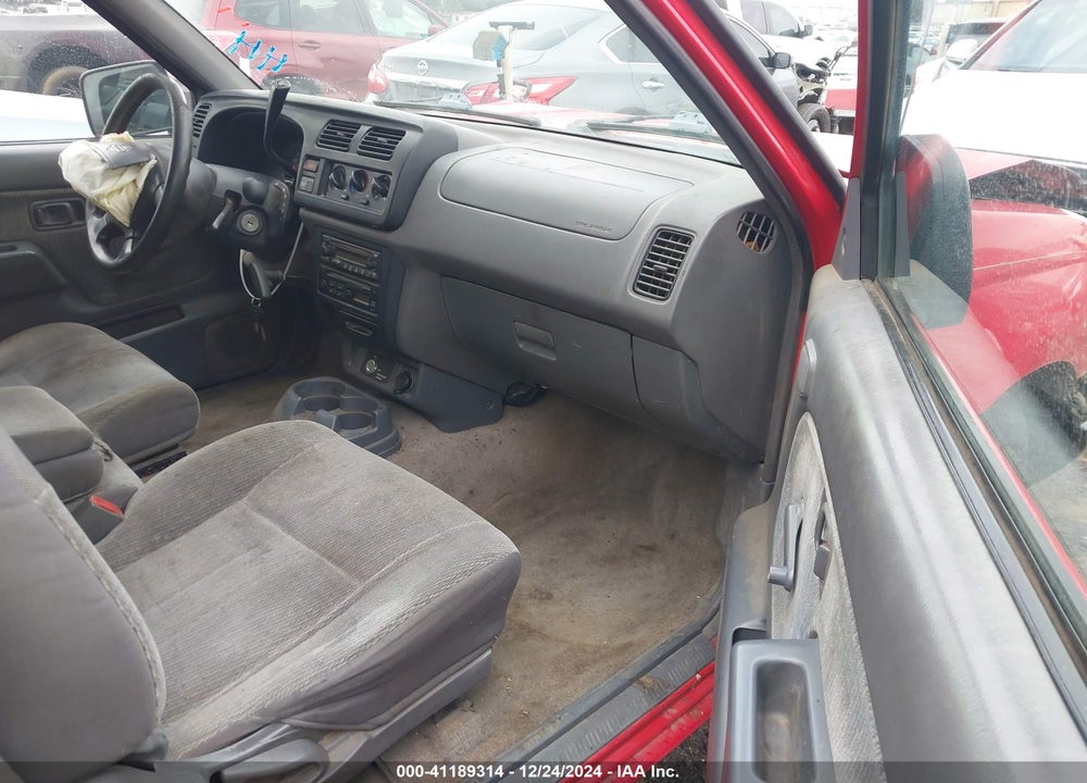 2000 NISSAN FRONTIER XE VIN: 1N6DD26S1YC422859