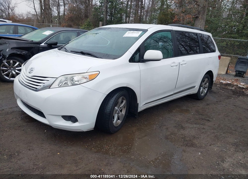 2017 TOYOTA SIENNA LE 8 PASSENGER VIN: 5TDKZ3DC6HS863138