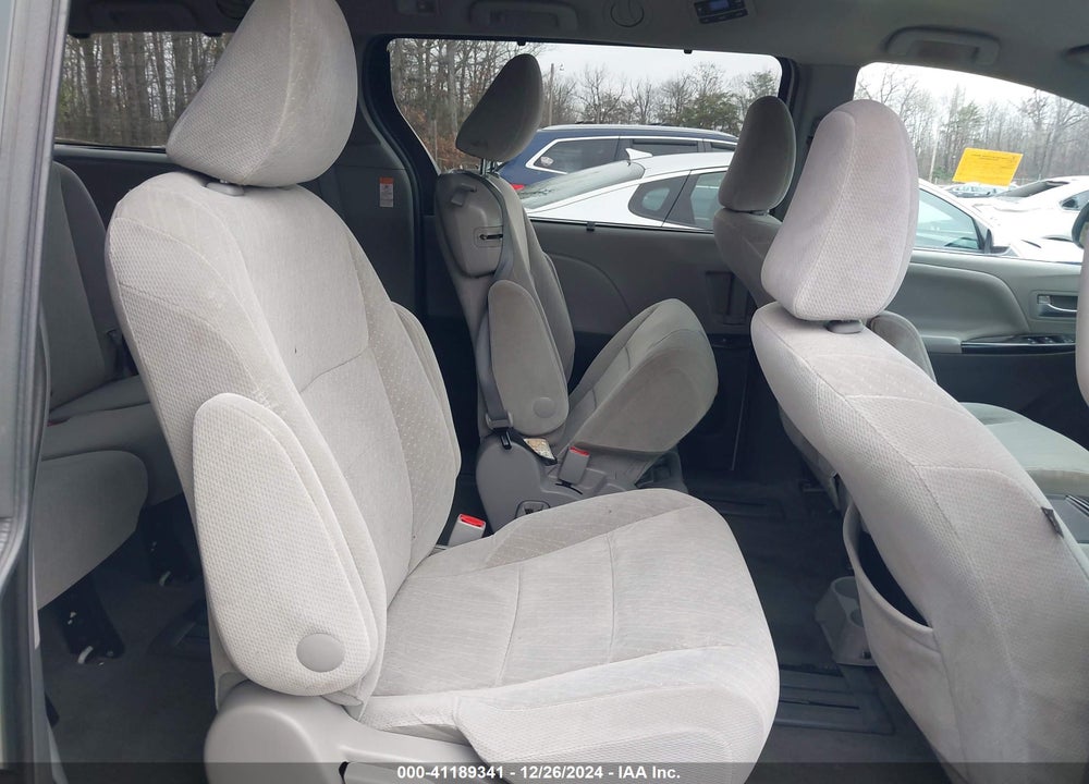 2017 TOYOTA SIENNA LE 8 PASSENGER VIN: 5TDKZ3DC6HS863138