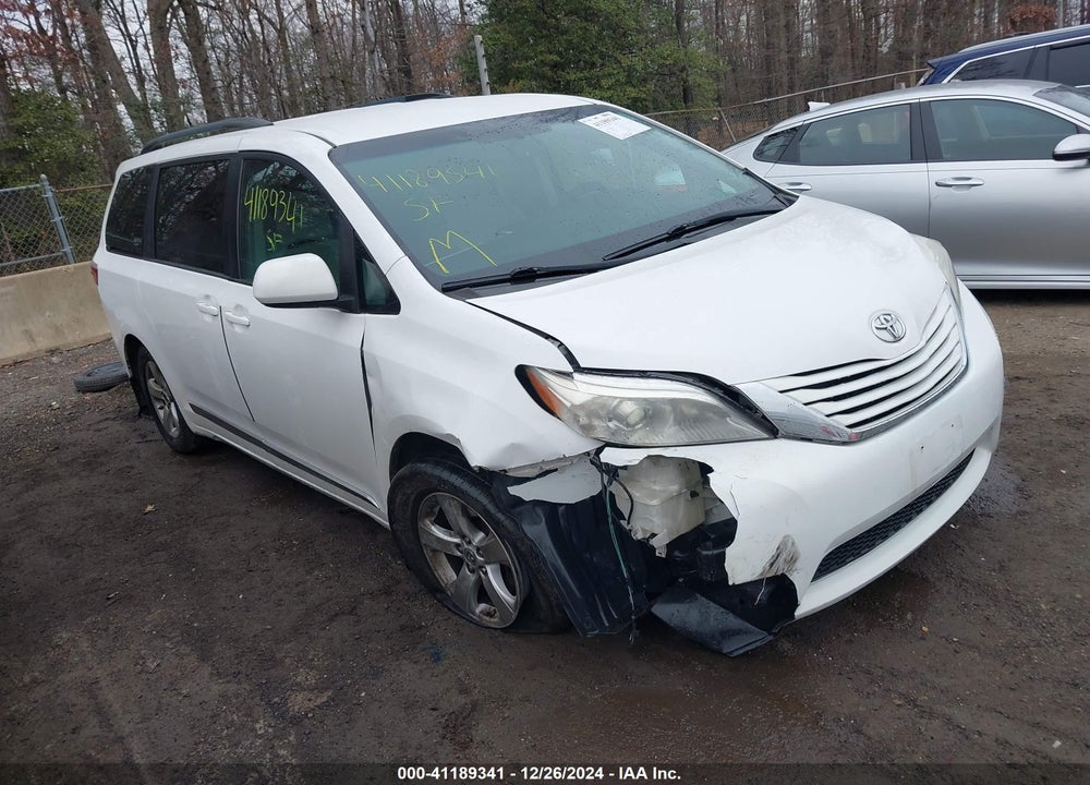 2017 TOYOTA SIENNA LE 8 PASSENGER VIN: 5TDKZ3DC6HS863138