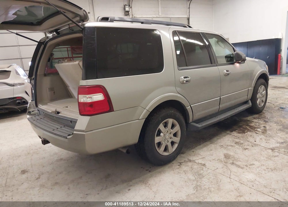 2009 FORD EXPEDITION XLT VIN: 1FMFU16589LA00472