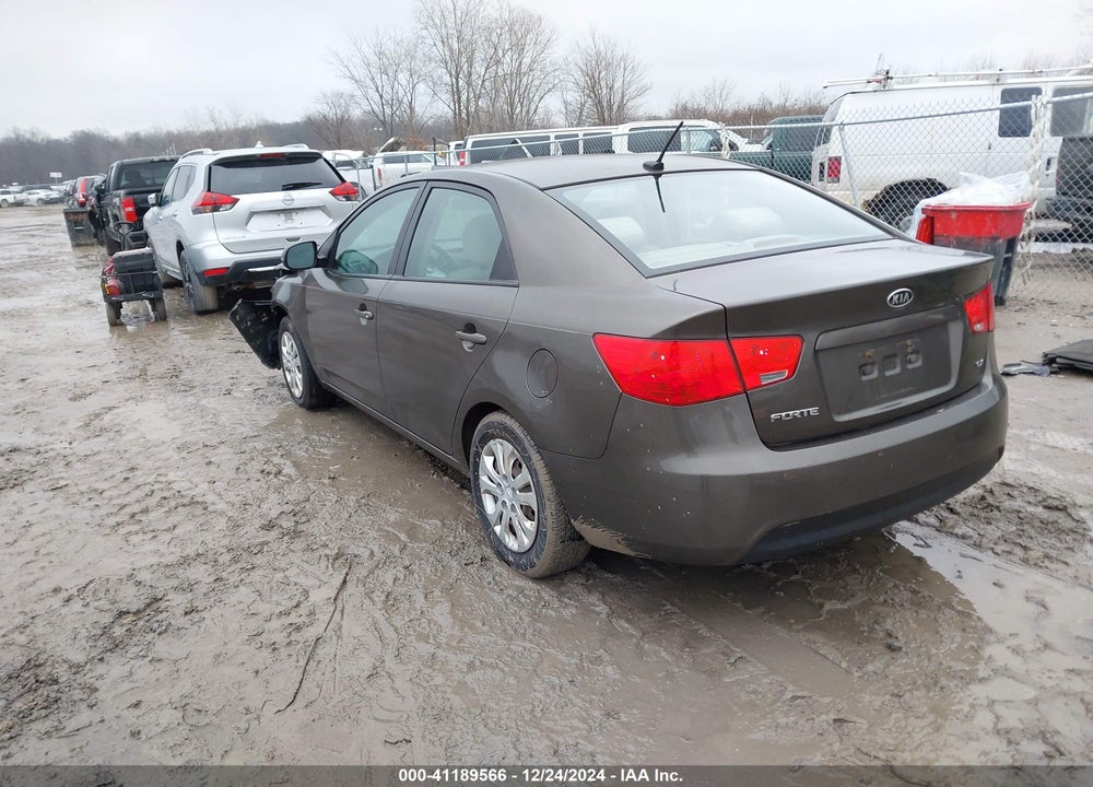 2011 KIA FORTE VIN: KNAFU4A28B5369147