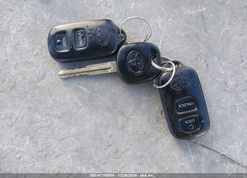 2002 TOYOTA PRIUS VIN: JT2BK12U220040147