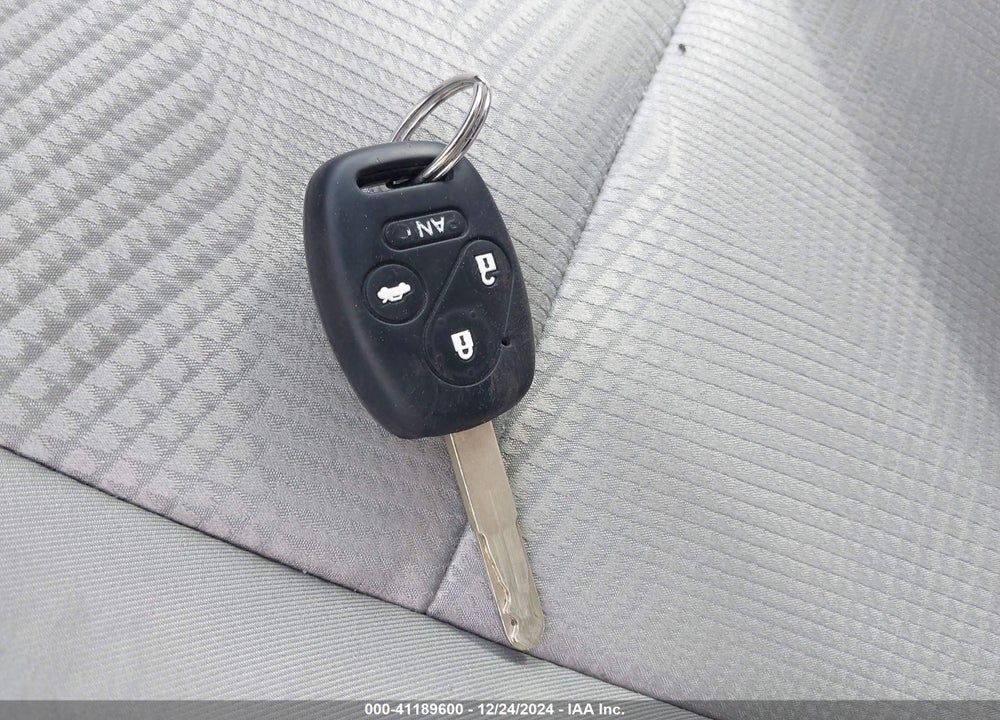 2013 HONDA PILOT LX VIN: 5FNYF3H27DB005020