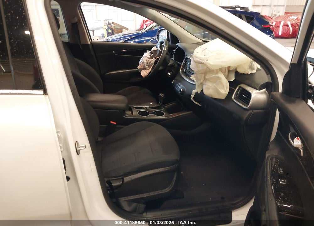 2017 KIA SORENTO 3.3L LX VIN: 5XYPGDA55HG219053