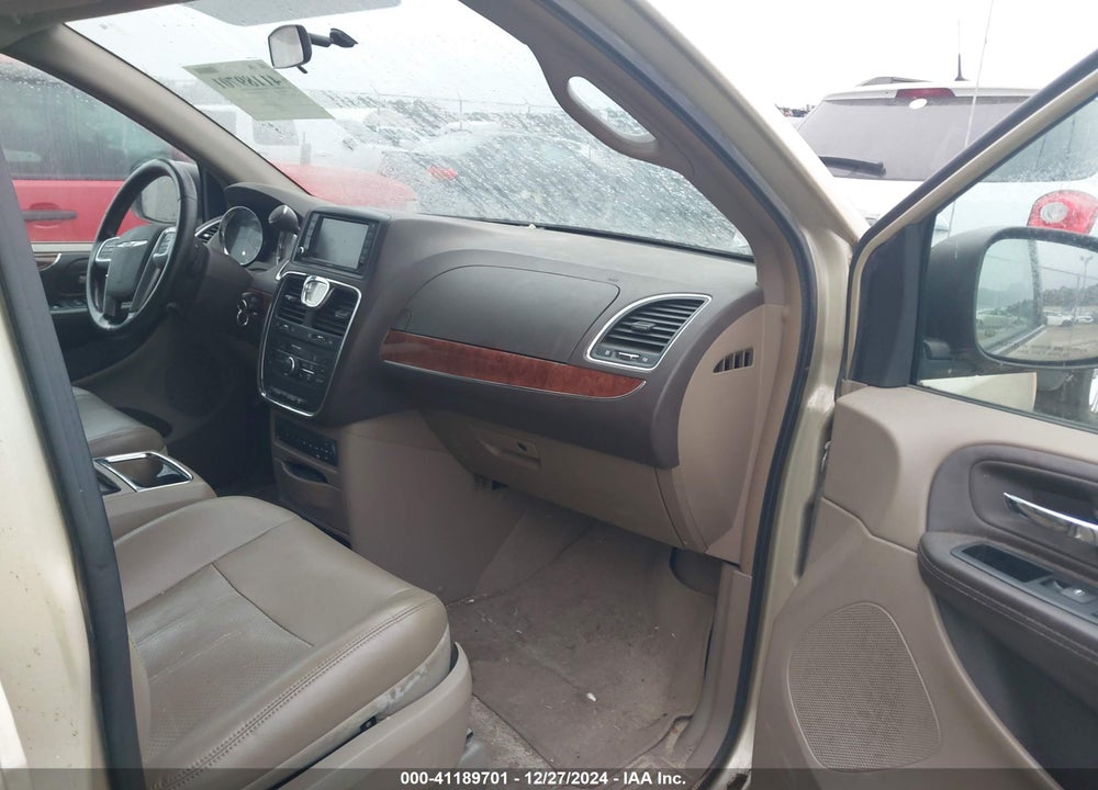 2011 CHRYSLER TOWN & COUNTRY TOURING-L VIN: 2A4RR8DG6BR617893