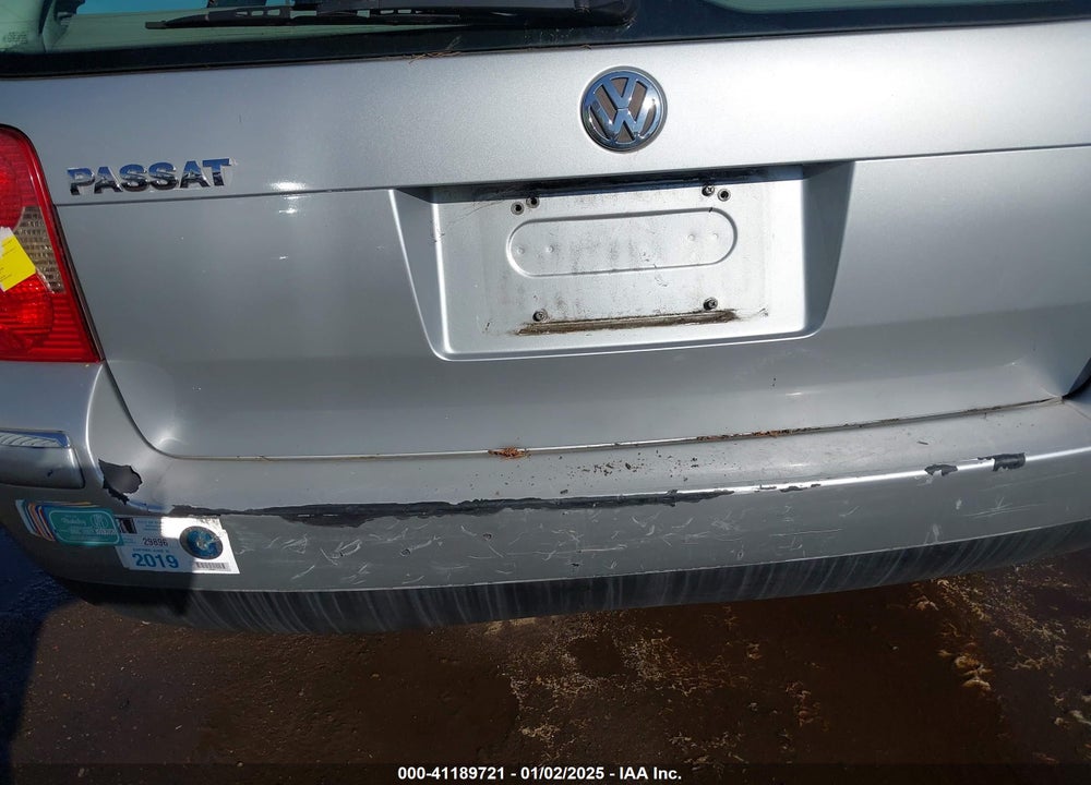 2002 VOLKSWAGEN PASSAT GLS VIN: WVWVD63BX2E389844