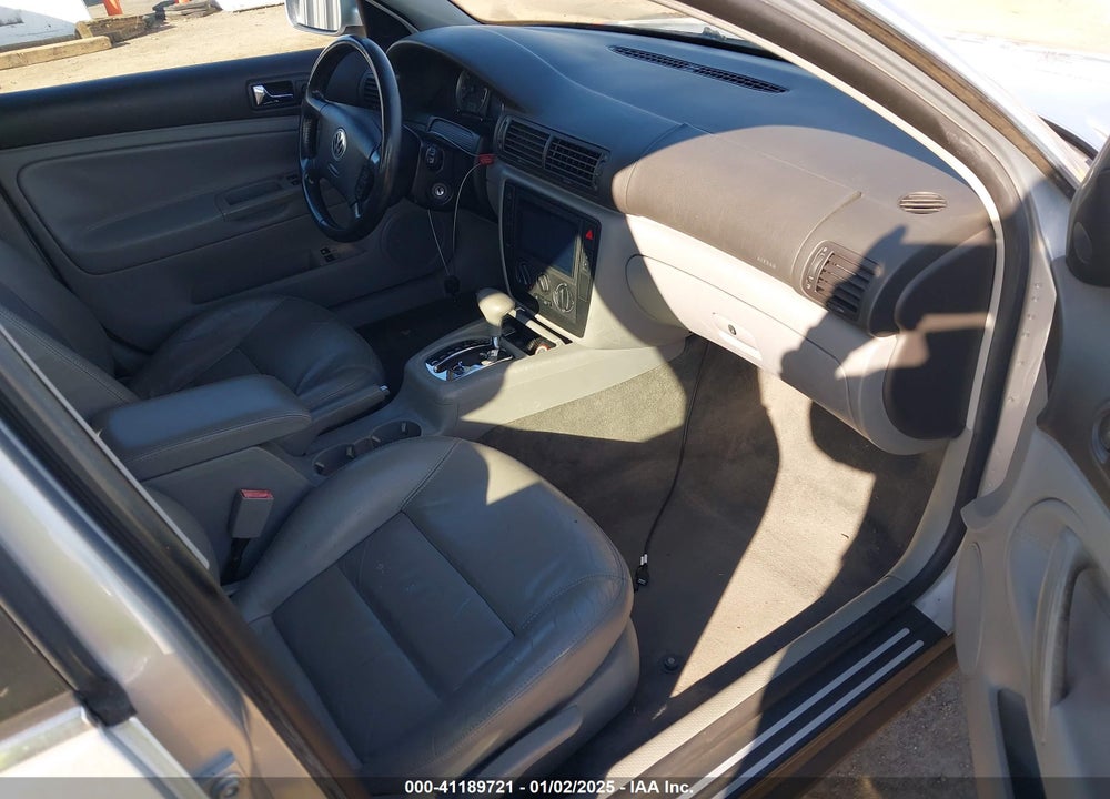 2002 VOLKSWAGEN PASSAT GLS VIN: WVWVD63BX2E389844