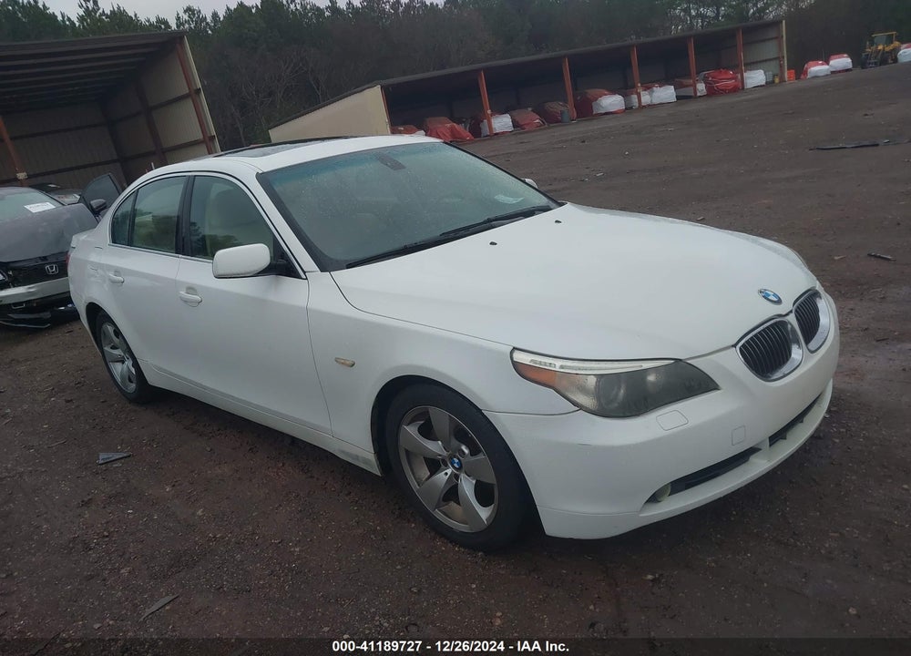 2007 BMW 525I VIN: WBANE53517CY05605