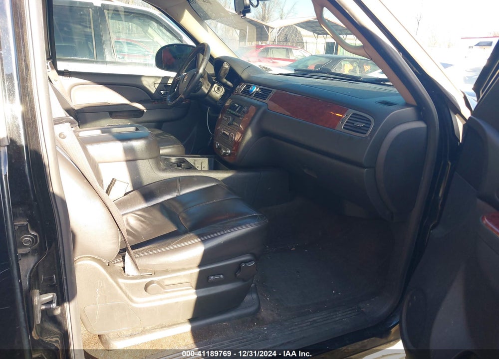 2010 CHEVROLET TAHOE VIN: 1GNMCBE31AR244803