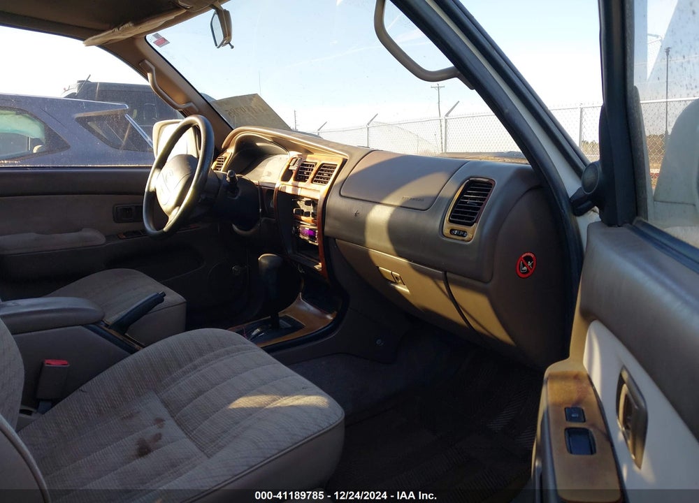 1996 TOYOTA 4RUNNER SR5 VIN: JT3GN86R9T0013536