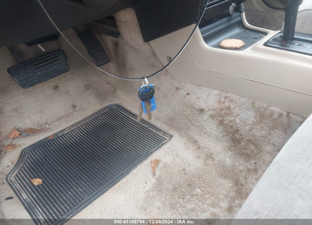 1992 HONDA ACCORD EX VIN: 1HGCB7275NA030849