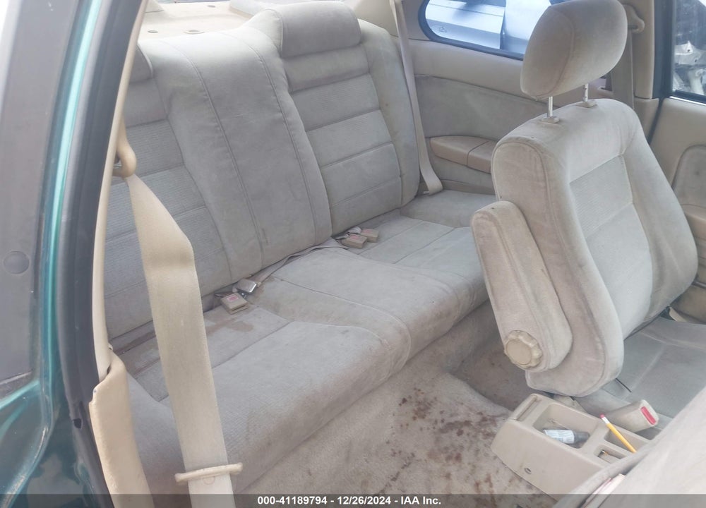 1992 HONDA ACCORD EX VIN: 1HGCB7275NA030849