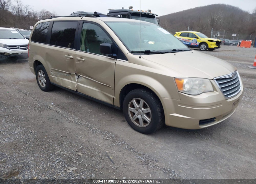 2010 CHRYSLER TOWN & COUNTRY NEW LX VIN: 2A4RR2D18AR321877