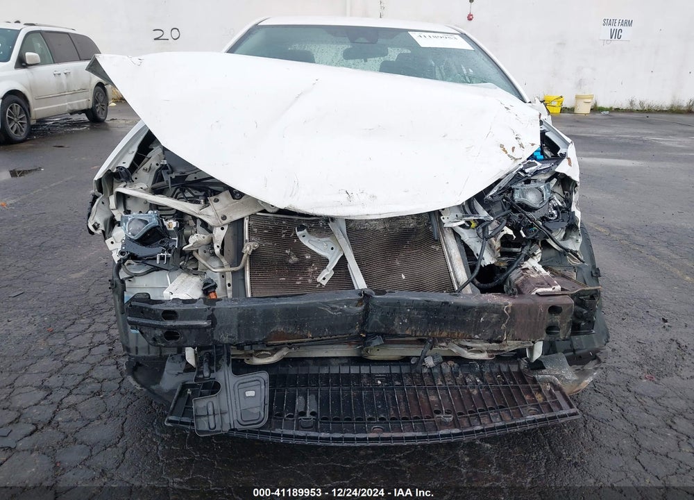 2019 TOYOTA COROLLA VIN: 2T1BURHE8KC240553